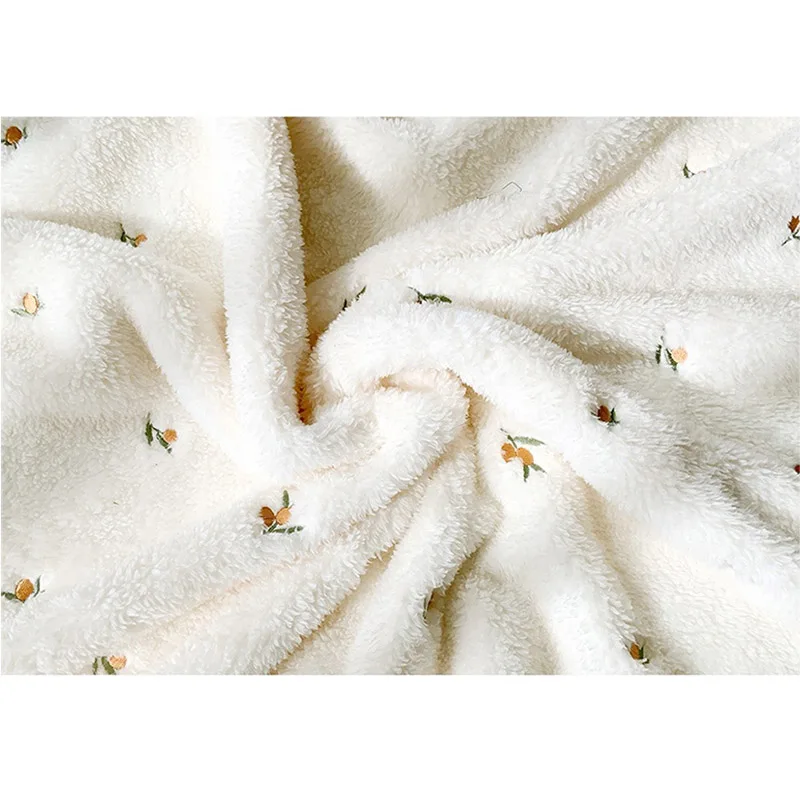 Korean Bear Olive Embroidery Baby Blanket Throws Coral Fleece Soft Newborn Infant Swaddle Wrap Blankets Bedding Stroller Cover