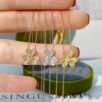 

Classic Three Leaf Clover Pendant Necklace for Women Adjustable Length High Quality 18K Gold Diamond Lucky Necklaces