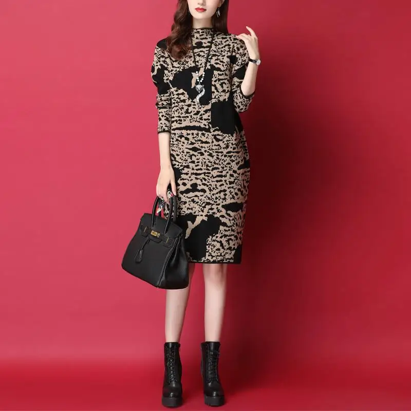 Женское платье-свитер с леопардовым принтом свободное трикотажное платье до