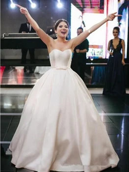 

Ball Gown Vintage Princess Wedding Dresses Satin Strapless Neck Bow Belt Long Trail Bridal Gowns Customize Plus Size