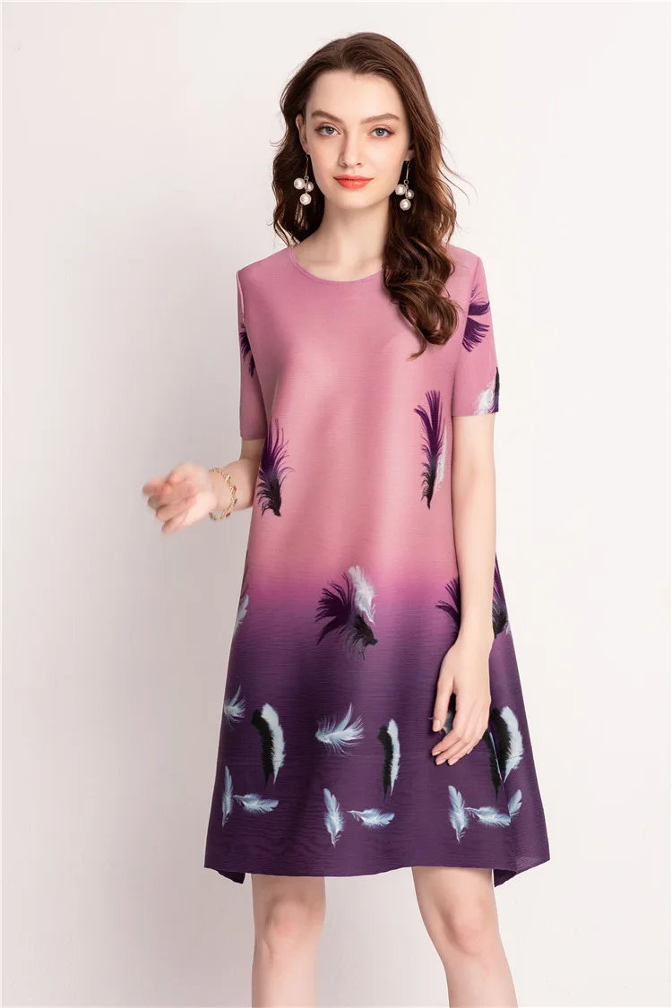 Digital feather dress summer fashion women's pleated elastic dress MIYAKE pleats please dress free shipping - Цвет: Розовый