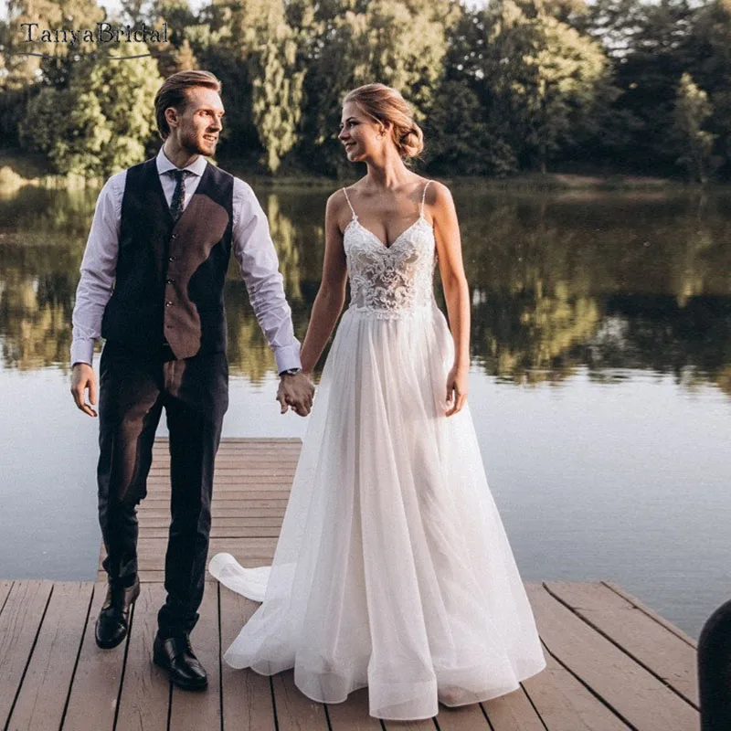 

V-Neck Bohemian Beach Wedding Dresses Spaghetti Crystal Beaded Bridal Gowns Luxury dress DW189