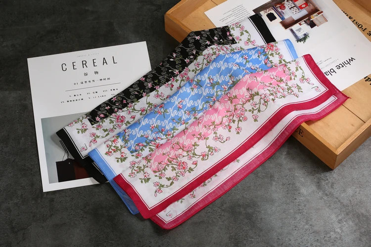Handkerchiefs Women Kawaii Simple Classic Pocket Square Floral Printed Elegant Vintage Leisure Fashion Womens Chic New Females