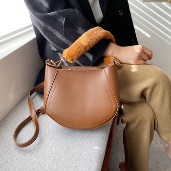 

Luxury Handbags Women Bags Designer Fashion Girl Messenger Bag Vintage Women's Shoulder Bags Saddle Bucket Plush Messenger Bag