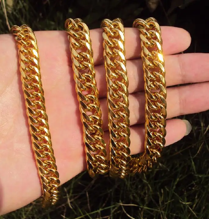 CUBAN LINK Lips CHAIN NECKLACE 