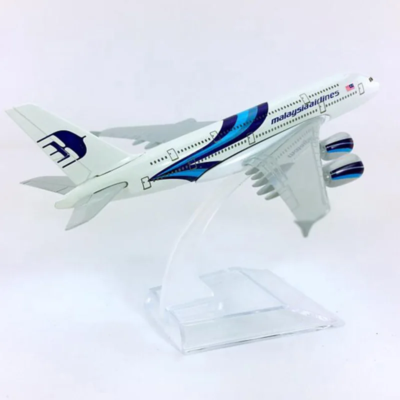 

14CM Static aircraft 1:400 Airbus A380-800 model Malaysia airplane landing gear with base alloy plane collectible display toy co