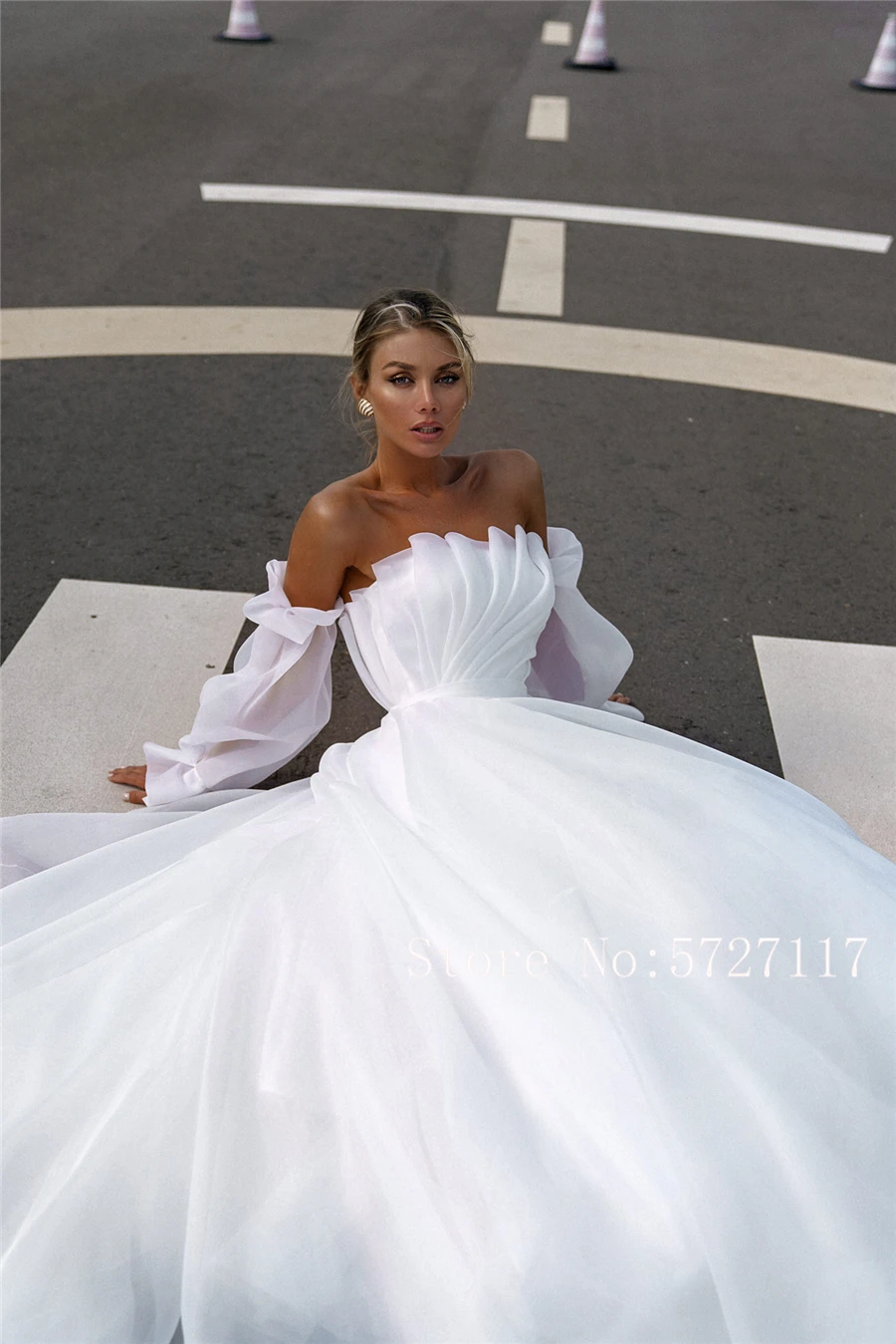 lace wedding dress Strapless Ruched Bodice Ball Gowns 2080 Organza Wedding Dress with Detachable Long Sleeves Empire Bridal Gowns vintage wedding dresses