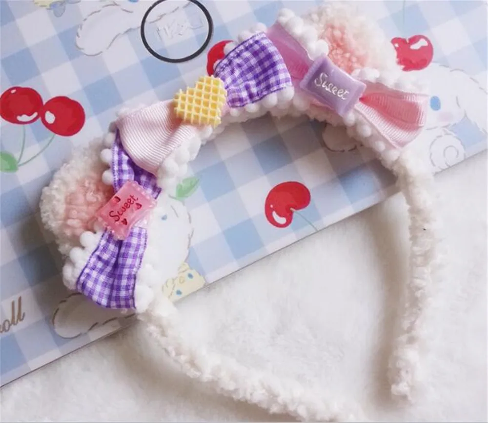 Плюшевая повязка на голову с бантом и изображением десертного