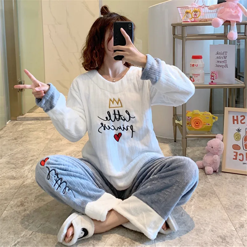 

Flannel Pajamas Women's Autumn Winter Crown Long Sleeve Two Piece Set of Sweet Coral Velvet Thickened Housewear Can Be Worn Out