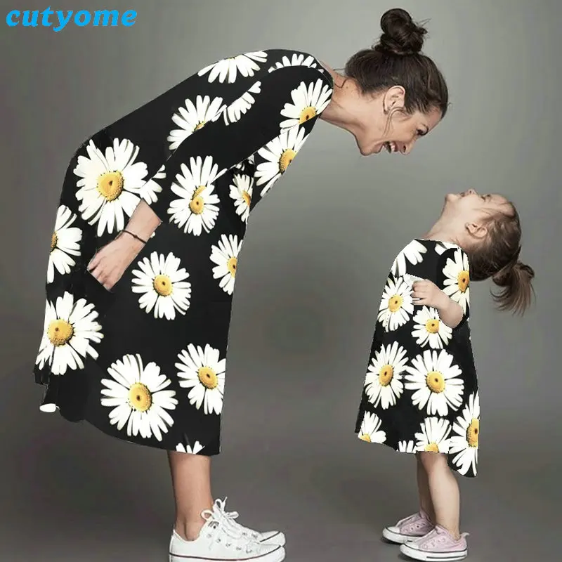 Family Look Women Matching Mother And Daughter Clothes Sun Flower Floral Dress For Mommy And Me Kids Girls Mom Daughter Dresses