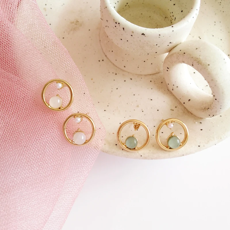 Элегантные геометрические серьги-кольца с искусственным жемчугом | Украшения и