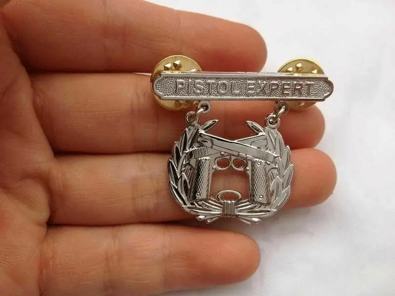 US MARINE PISTOL QUALIFICATION EXPERT SHOOTING BADGE PIN CLASSIC MILITARY