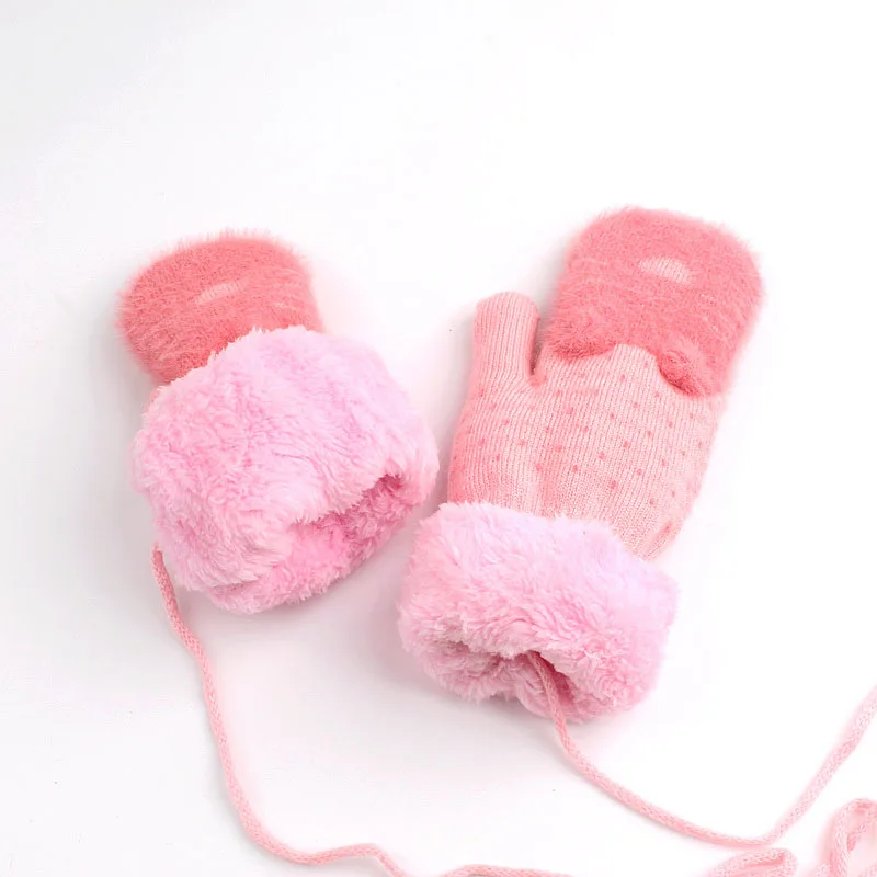 Новые милые зимние перчатки для девочек, детские вязаные перчатки, теплые бархатные Детские Мультяшные перчатки для верховой езды