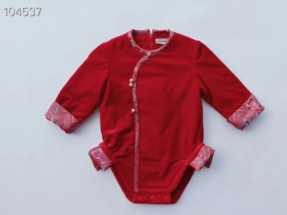 Детский красный костюм; комплект из 2 предметов; размеры 73,8, 0,9, 100; в конце ноября