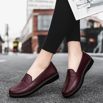 Summer Women Casual Shoes Leather Designer Women Sneakers Slip-on Ladies Loafers Shoes Lightweight Mom's Moccasins Zapatos Mujer 1