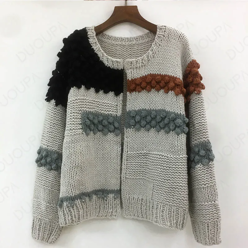 

2020 autumn and winter new handmade sweater women temperament contrast color short ball knit cardigan jacket sweater women