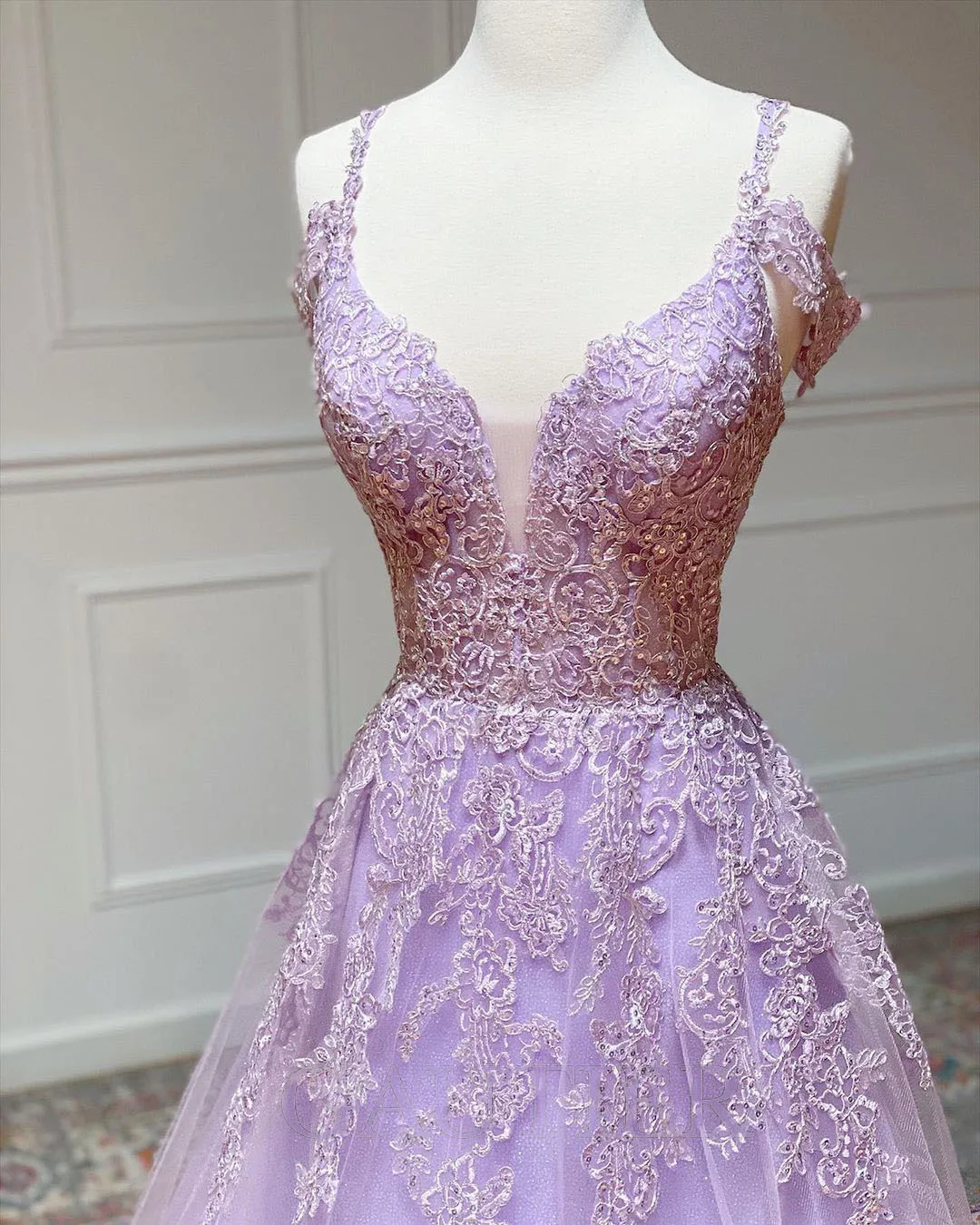 ball gown dress YUNUO Spaghetti Straps Lilac Tulle Prom Dresses A-line Custom Appliques Long Party Formal Gowns Evening Dress Lace-up Back satin prom dress