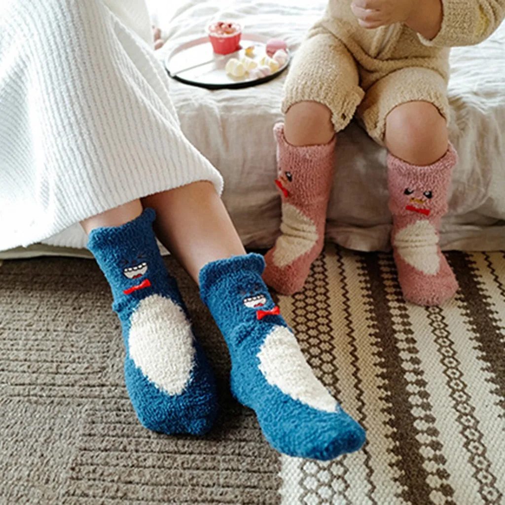 Женские теплые Носки-тапочки; Новинка зимы; Модные Милые новогодние Носки кораллового цвета с милым мультяшным принтом; утолщенные рождественские Носки; Носки