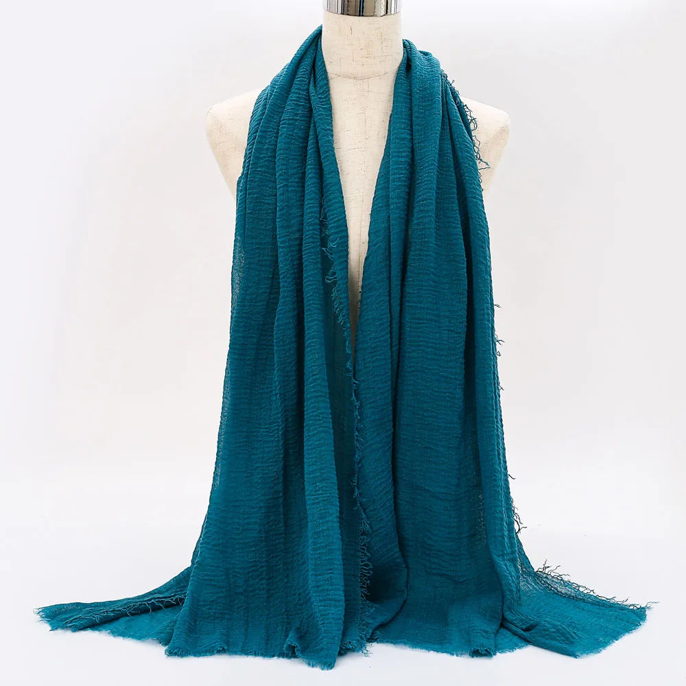 90*180 см мусульманские женщины crinkle хиджаб шарф Дамские шали и обертывания женский фуляр хиджаб палантины исламский платок шарфы с кисточками - Цвет: 36