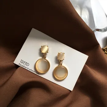 

Opal Round Simple Individual Clip Earrings for Women Elegant Vintage Earrings