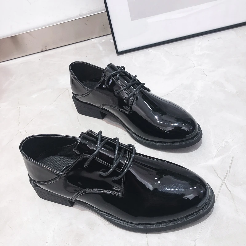 Маленькие черные кожаные туфли на шнуровке женская обувь на толстой подошве для студентов, Студенческая обувь на плоской подошве, 2 предмета в комплекте, повседневные броги с круглым носком, брендовые корейские оксфорды