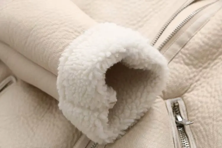 12511884250_650631000