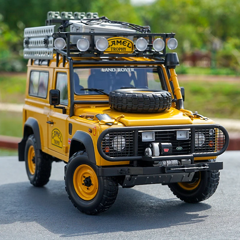 Модель автомобиля с литым давлением почти Настоящая модель 1/18 Land Rover Defender 90