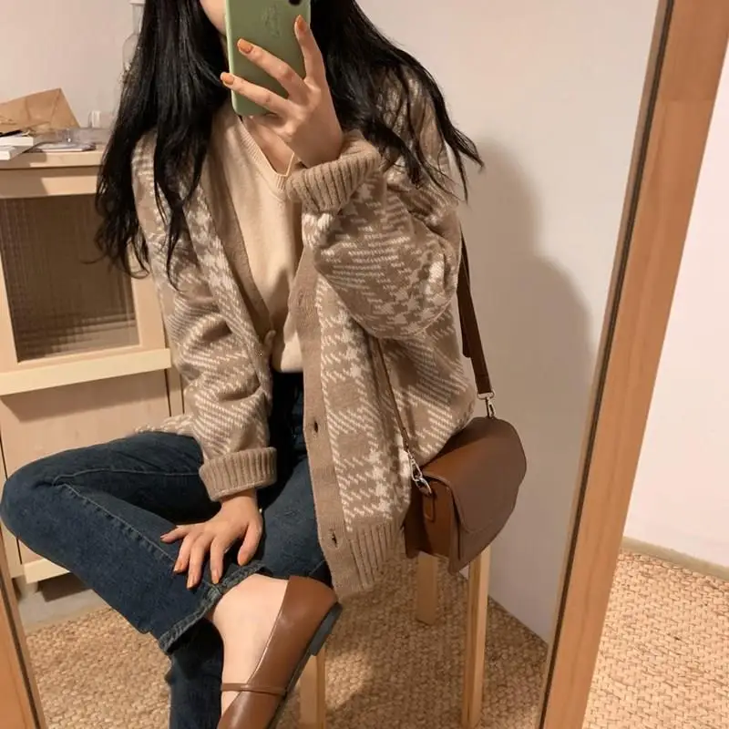 

2019 Women V Neck Plaid Long Sleeve Cardigans Femme Fall Winter Sweaters Knitted Single Breasted Sweaters Cardigans