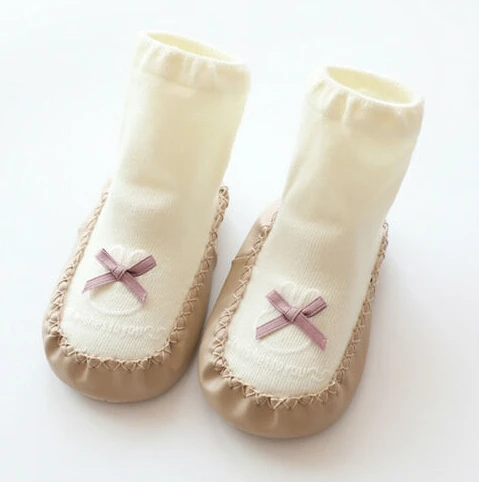 Коллекция года, брендовые носки для малышей милые Нескользящие хлопковые носки-тапочки с рисунком для малышей детская обувь, Тапочки шерстяные носки с бантом - Цвет: Белый
