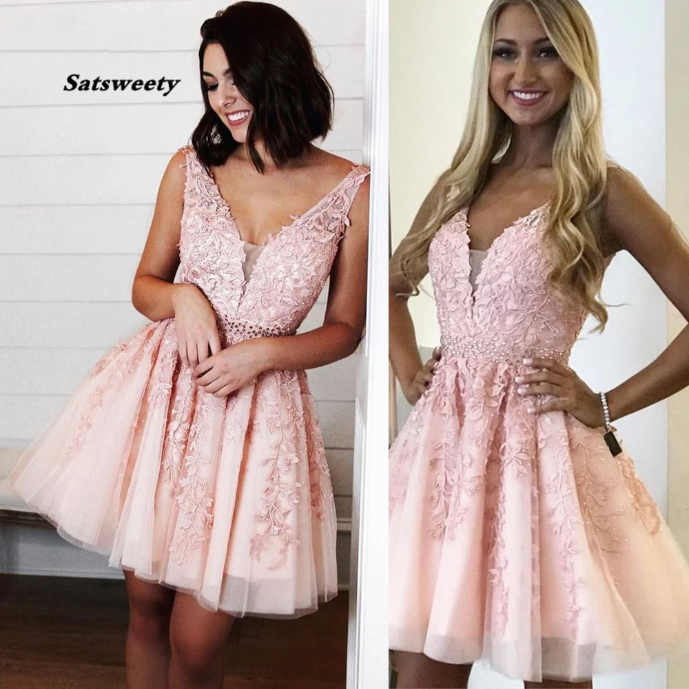 vestidos de c&oacute;ctel Short Homecoming Dresses V A line Lace Appliques vestido curto Crystals Cocktail Party Gowns Open Back