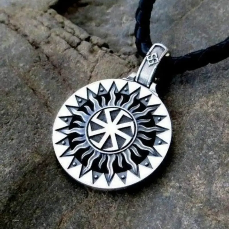 

Vintage Slavic Compass Pendant Sunflower Pattern Amulet Necklace Men's Rock Party Motorcycle Punk Jewelry Gift