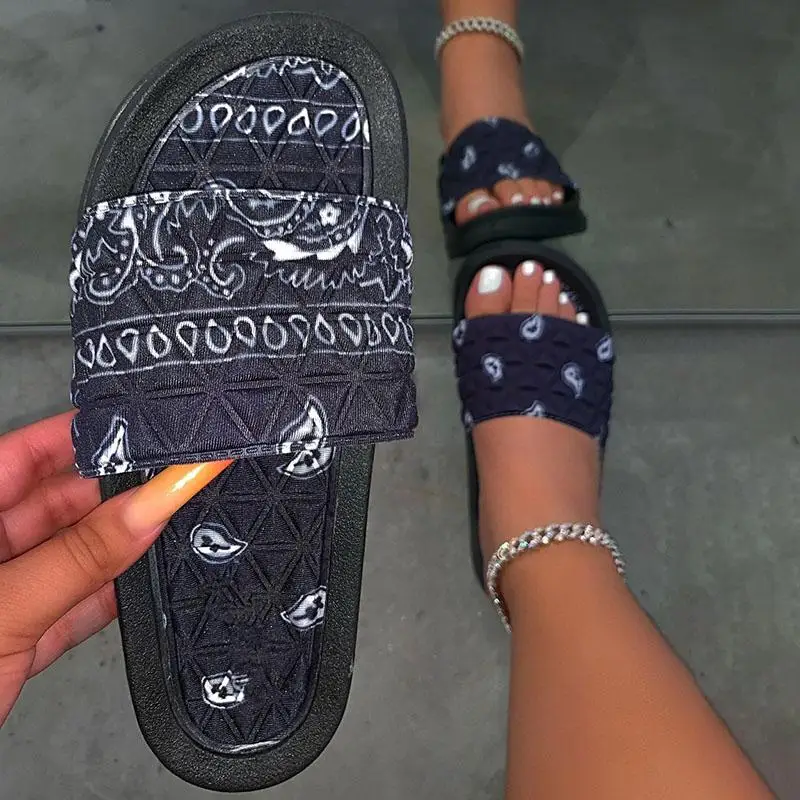

New Women's Slippers sandals Summer Style Fashion Sandals Women Casual Beach Slippers Quilted Sandals Size43