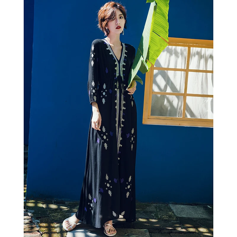 2 Colors Autumn Women Retro Floral Embroidery Maxi Boho Dress Elegant Red Vacation Beach Dress Vintage Black Ethnic Dress Winter