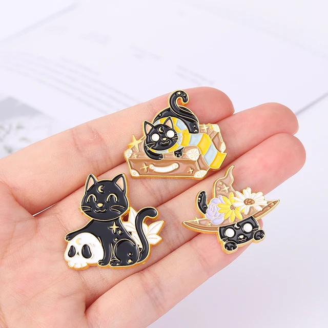 Skull Enamel Pins Hugging Witch Cat Fish Dinosaur Brooch - Temu Germany