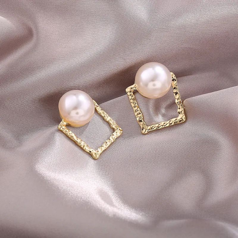 

Stylish Vintage Square Imitation Pearls Stud Earrings Zinc Alloy Metal Anti allergy Earrings for Women Gold Color Jewelry