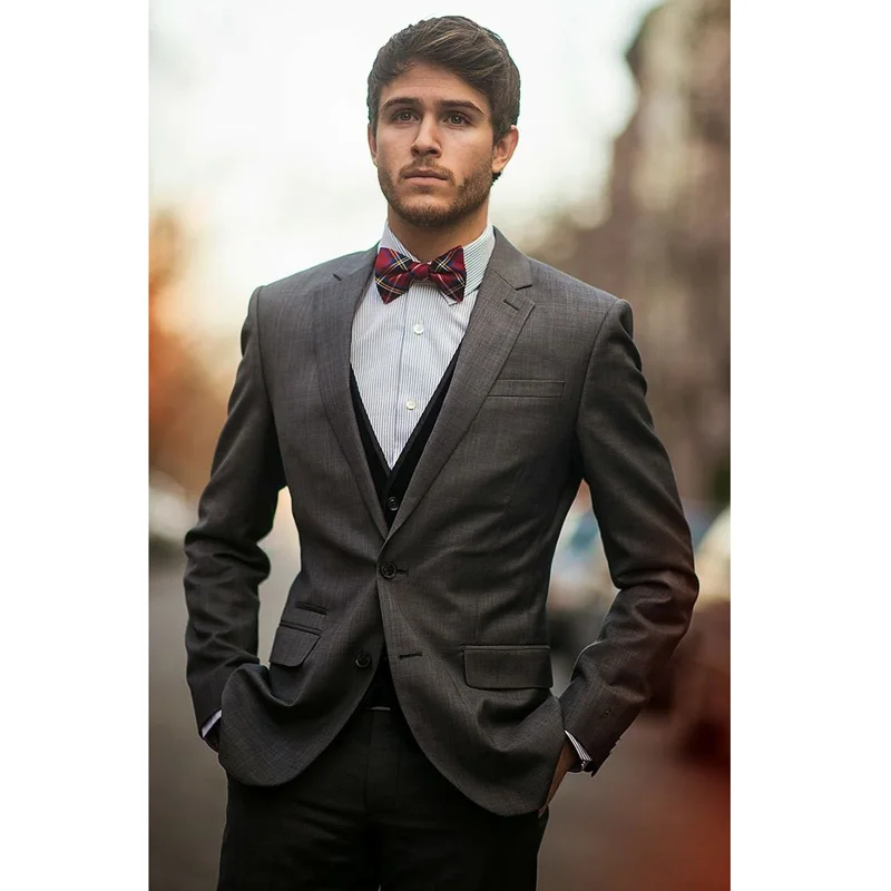 

Hombre Formal Custom Made Grey 3 Piece Slim Fits Suits Tuxedo Wedding Suits Groom Suits Formal Evening (Jacket+Pants+Vest) A136