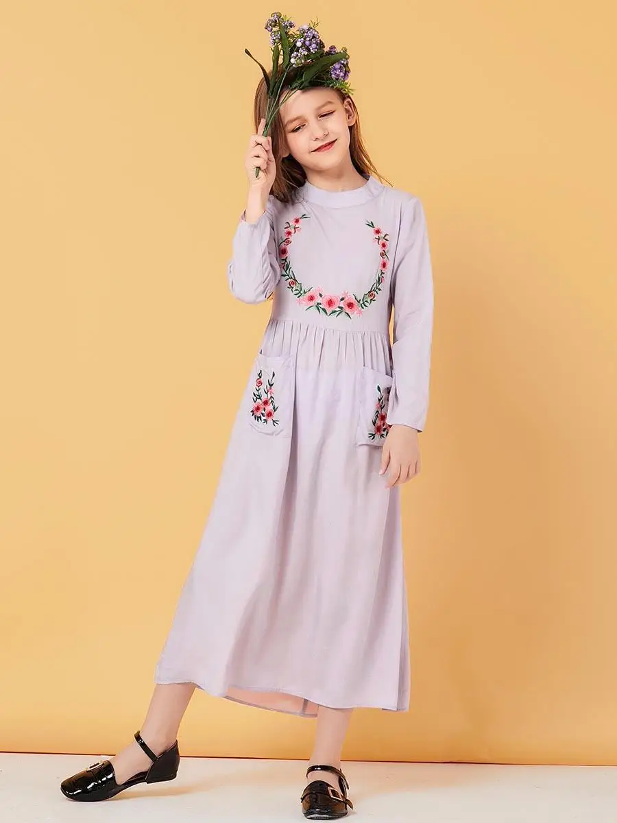 Мусульманское платье-макси для мамы и дочки abaya; одежда для родителей и детей с вышивкой; одинаковые комплекты для семьи с длинными рукавами