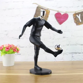

Modern Simple Creative Statue A Football Player Ornaments Resin Crafts Home Decoration Window Cabinet Character Figurines Gifts