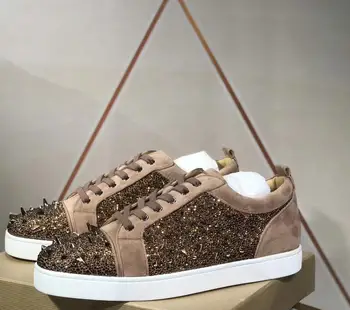 

Low Cut Top Quality Flat Sport Shoes Brown Suede Leather Rivet Diamond Lace Up Red Bottoms For Men Sneakers Loafers Footwear
