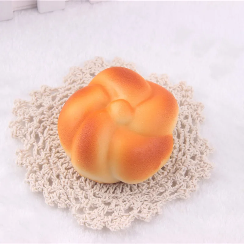 

Flower Shape Small Bread Kitchen Toys Kids Cognition Similation Toy Squishy Fun Joke Toys for Child Learning Education 5.5CM