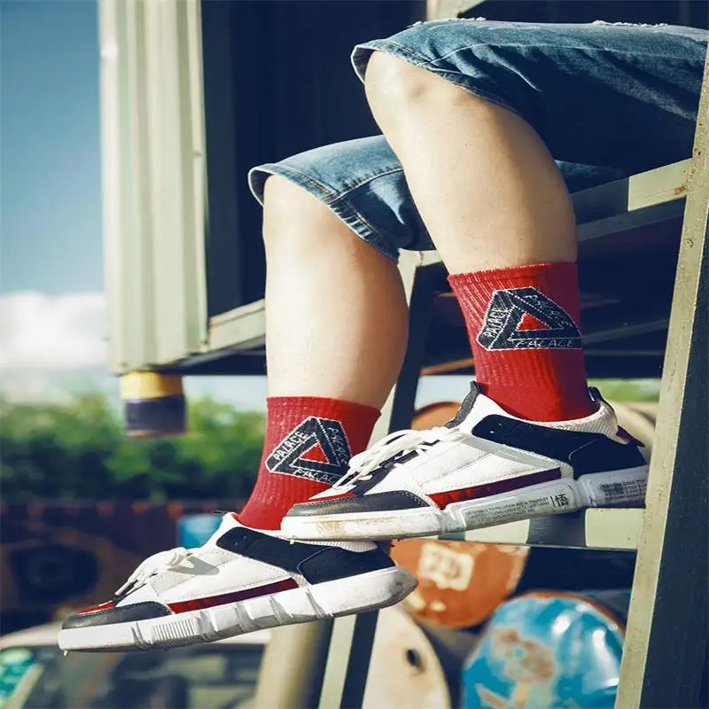 Осень Зима Mode Persoonlijkheid Mannelijke Sokken Driehoekig Patroon Hoge Buis Katoen Ademende Sok Hip Hop Paar Sokken Mannen