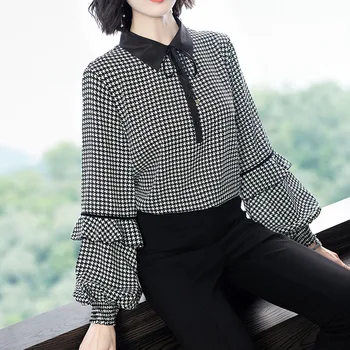 

Hot New 2020 Women Spring High Fashion Turn Down Collar Lantern Sleeve Plaid Loose Blouses Shirt With Ruffles Female Office Tops