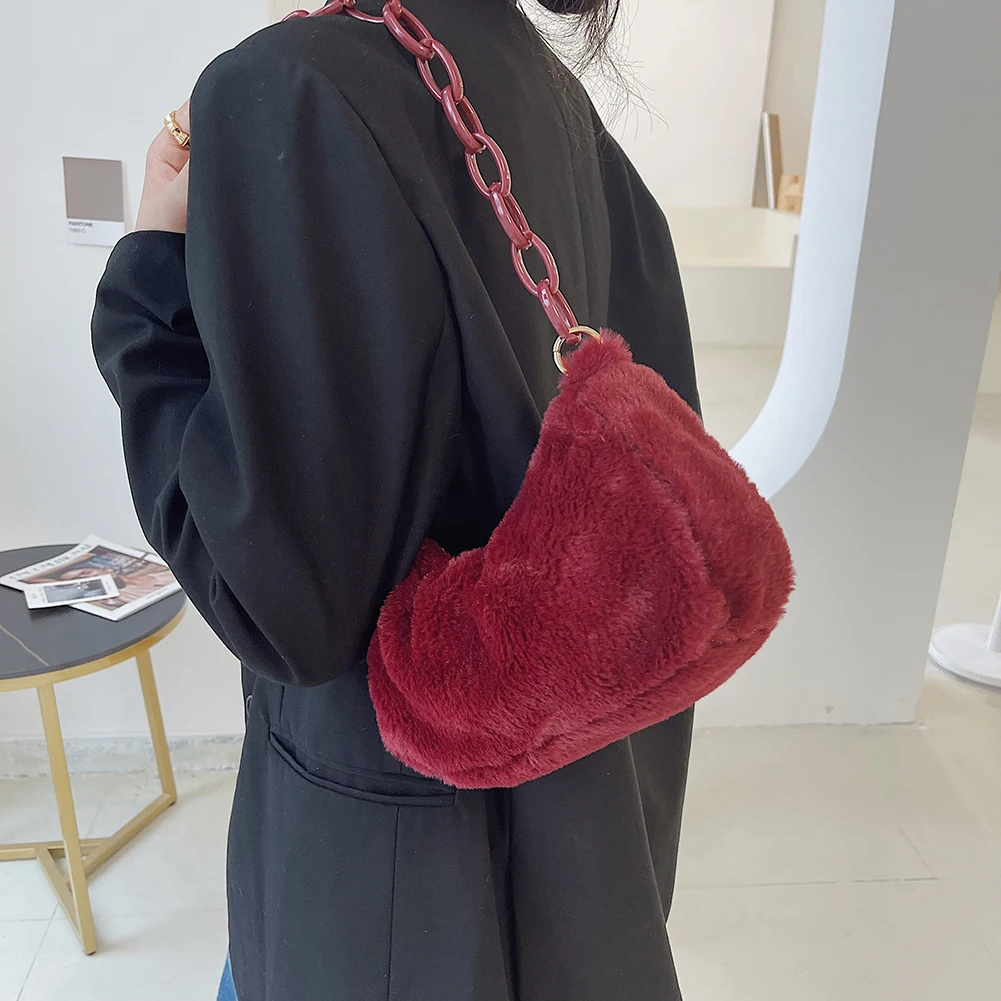 【Anyone more】Fluffy padded buckle shoulder bag Amazon.com: Furry Shoulder Bag For Women Fuzzy Faux Fur