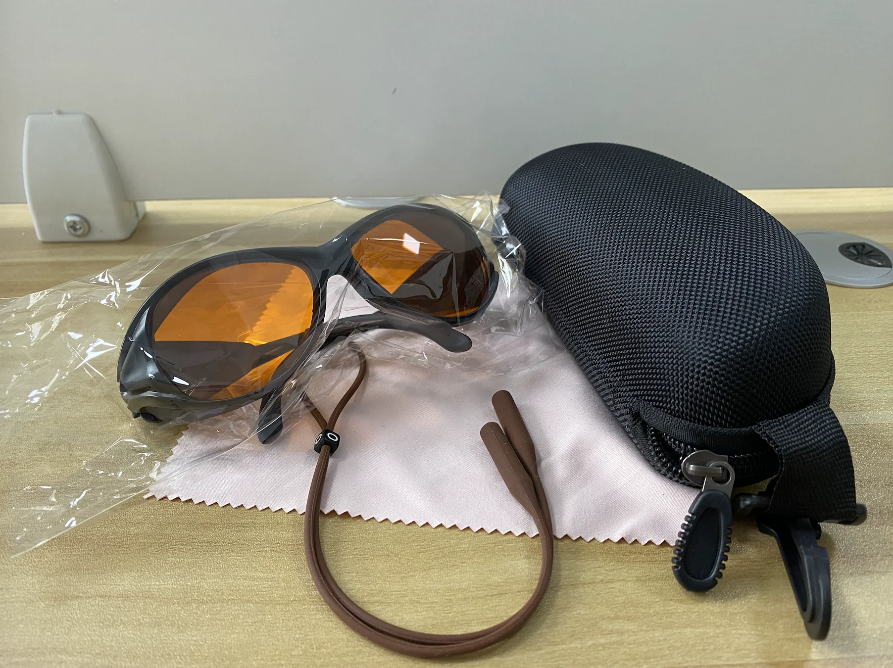 405nm 445nm 473nm Blue Laser Safety glasses O.D 6+  CE with Black Box Cleaning Cloth Elastic Rope