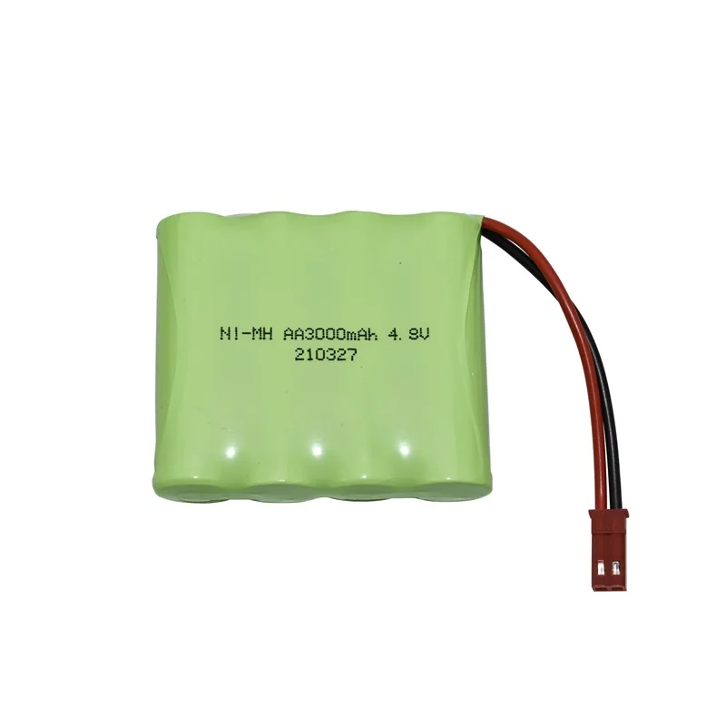 Vue rapprochée du chargeur RC 1S LiPo 3.7V USB montrant les connecteurs et la LED de charge.