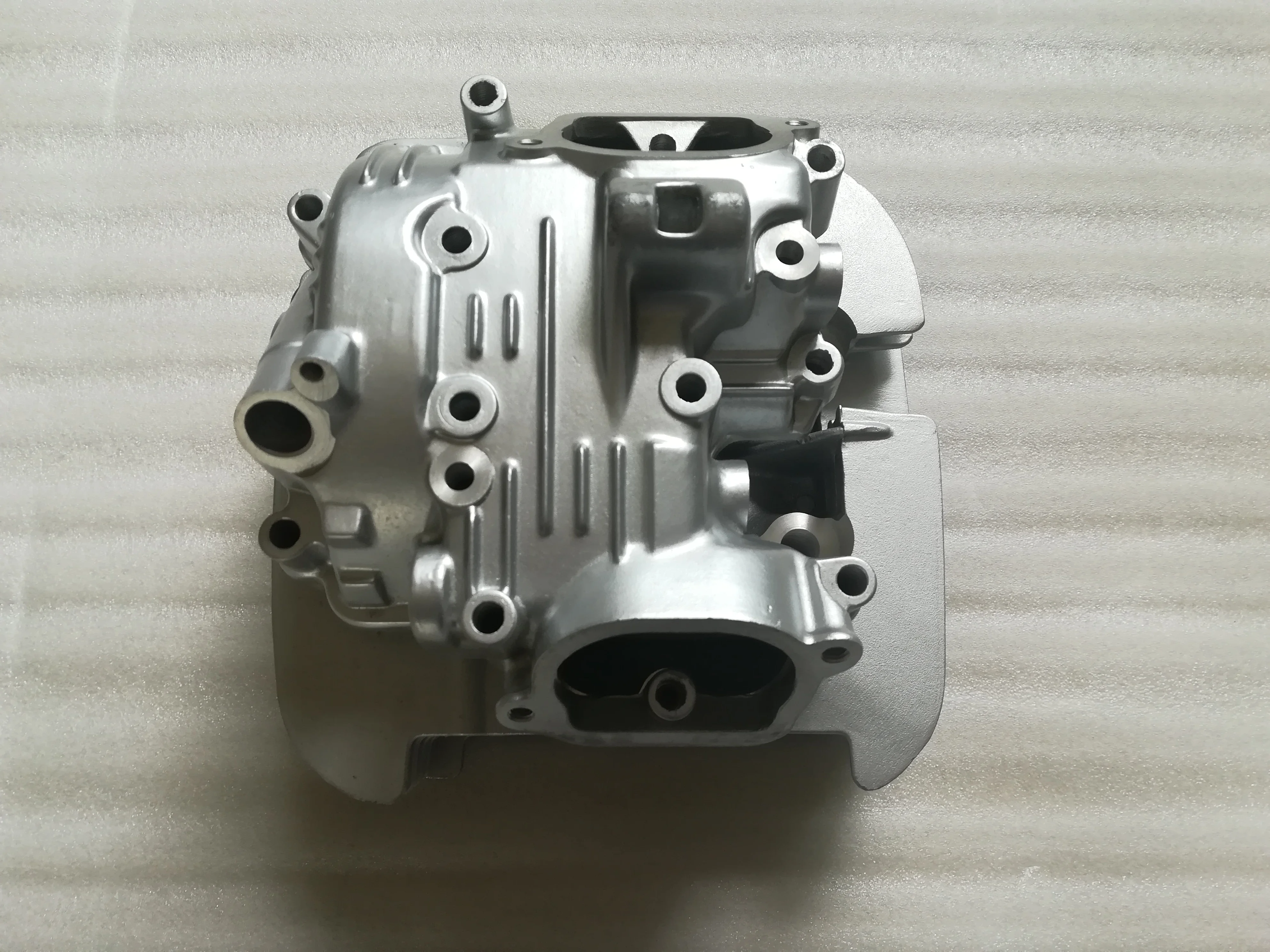 Цилиндр двигателя для мотоциклов головка для Suzuki GN250