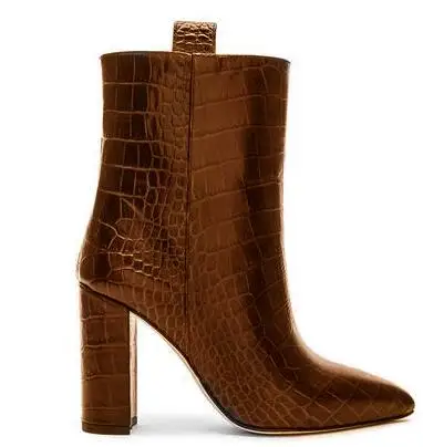 Bonjean/пикантные кожаные ботильоны с узором «крокодиловая кожа»; женская обувь на толстом каблуке с острым носком; жокейские сапоги для подиума; цвет желтый, белый