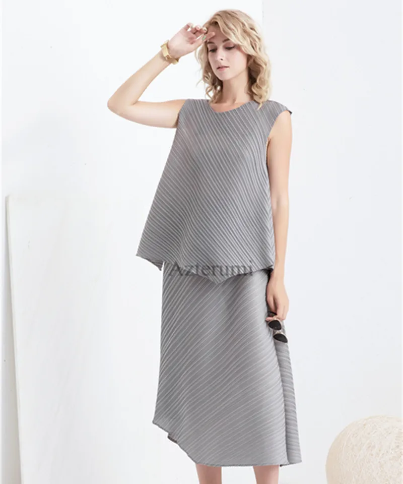 

Women Special Pleats Twill Two Piece Skirt Set Fashion Elegant Sleeveless Irregular Top + Loose Solid Skirt Suit Femme