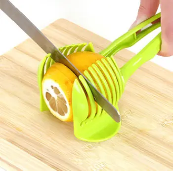 

1PC Plastic Green Manual Slicers Tomato Slicer Fruits Cutter Tomato Lemon Cutter Assistant Cooking Holder Kitchen Tool