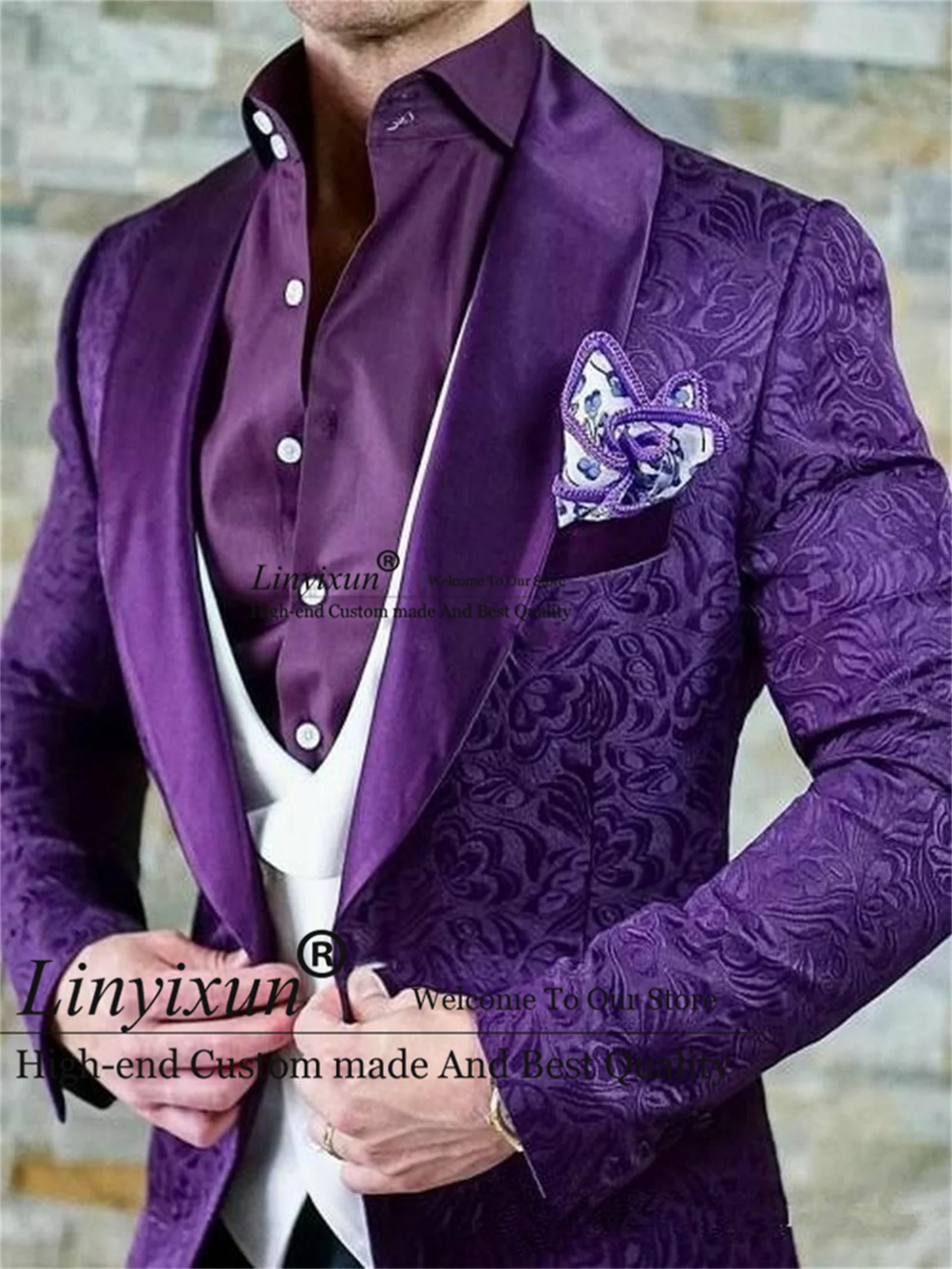 

Purple Jacquard Prttern Mens Suits For Wedding Peaked Lapel Groom Tuxedos Fashion Male Groomsmen Blazer 3 Pieces Costume Homme
